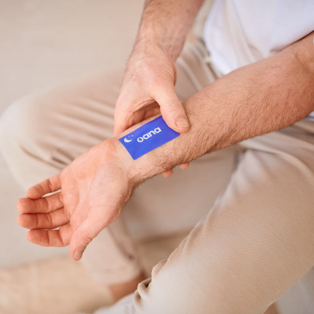 Oana Green | Slaappleisters | Geplakt op een onderarm